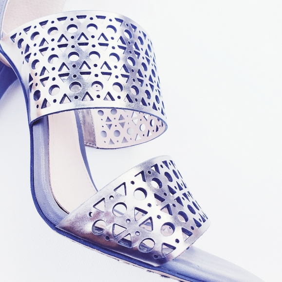 🎉HP🎉 Vince Camuto silver laser cut heels - Picture 5 of 9